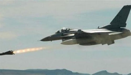 El régimen sionista lanza un ataque aéreo a un puesto de Hamas en Gaza